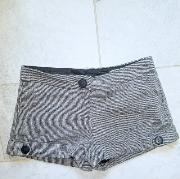 PRICE DROP❗😍 GRAY SHORTS! - Picture 1 of 2